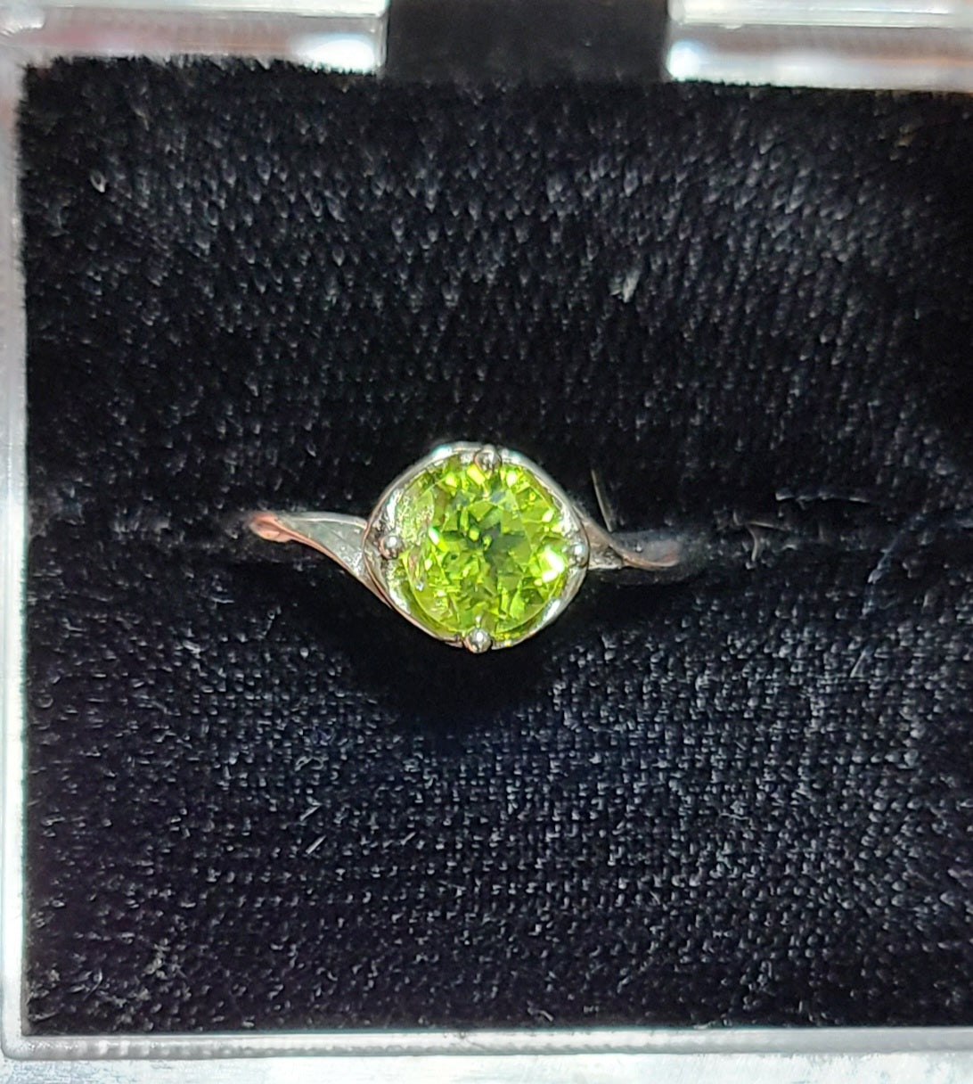 Faceted Peridot - 925 Sterling Silver Rings