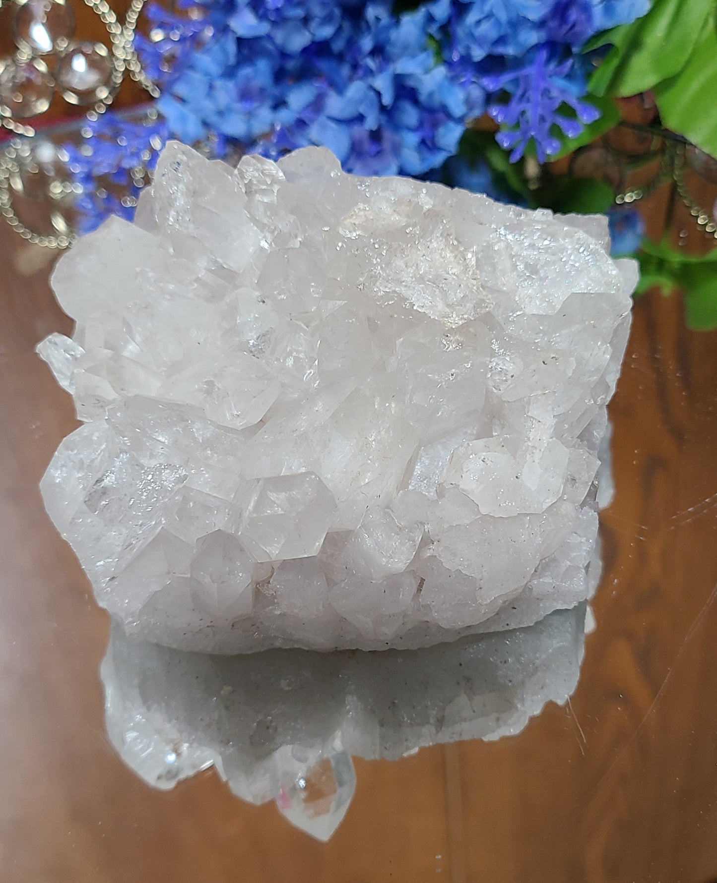 Large Multi-Point Quartz Cluster